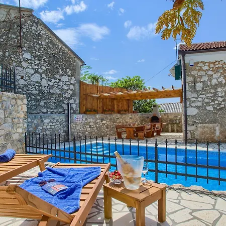 Kirica Villa *