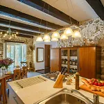 Villa Kirica *