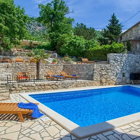 Villa Kirica *